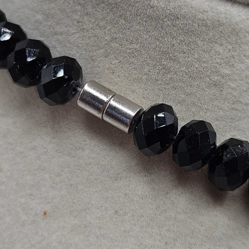VINTAGE Faceted Black Glass and Rhinestone Beaded Strand Necklace Magnetic Back